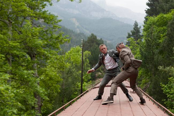 Worst-Case Wednesday: How to Maneuver on Top of a Moving Train and Get Inside