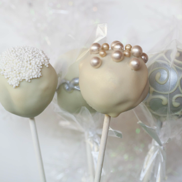 How-To Tuesday: Holiday Cake Pops From Jackie Alpers’ Sprinkles!
