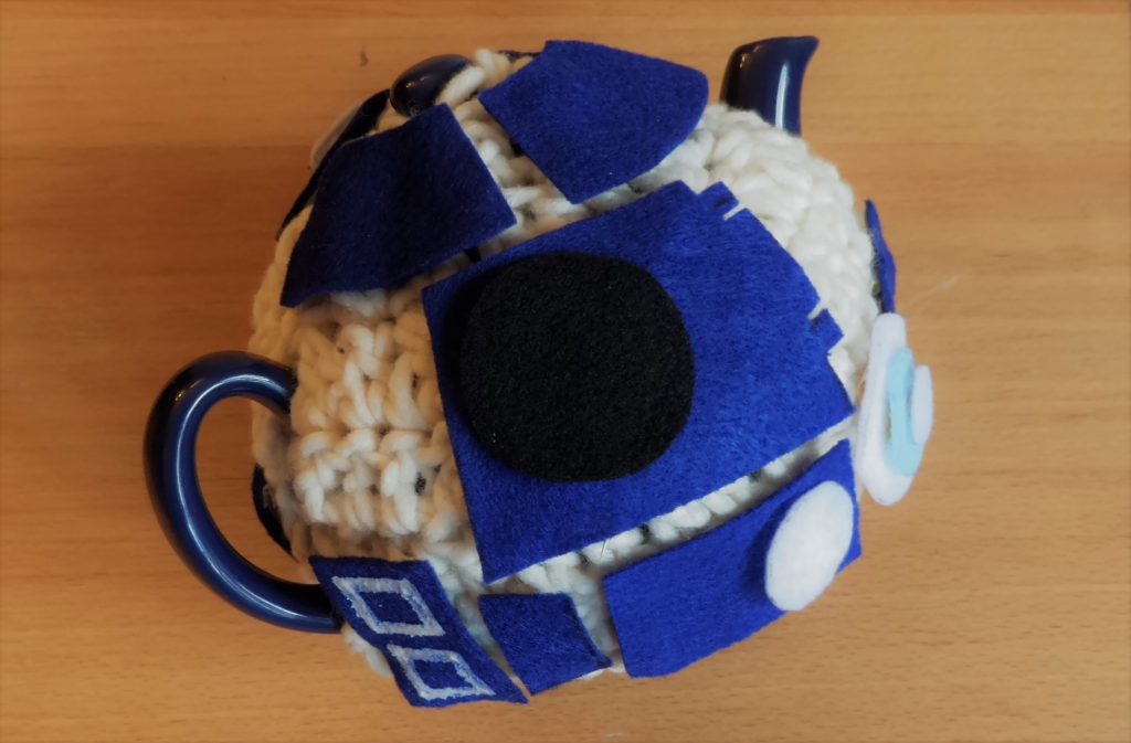 R2Tea2: Crochet Your Own Tea Cozy!